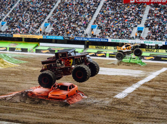 Hot Wheels Monster Trucks Live™ , o espetáculo chega ao Brasil pela primeira vez com o novo caminhão: RHINOMITE